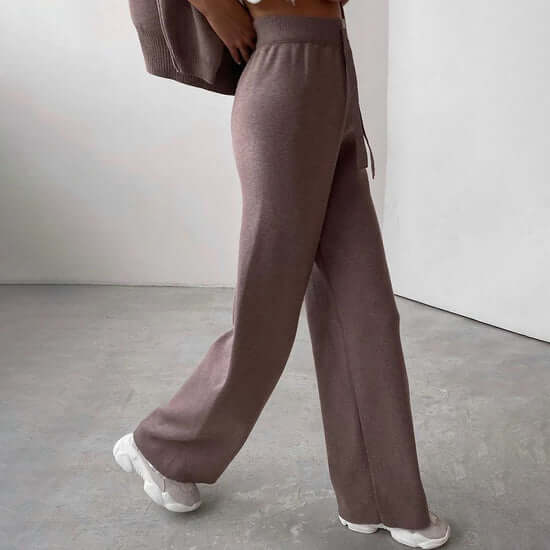 Comfy Knit Women's Sweater Outfit
