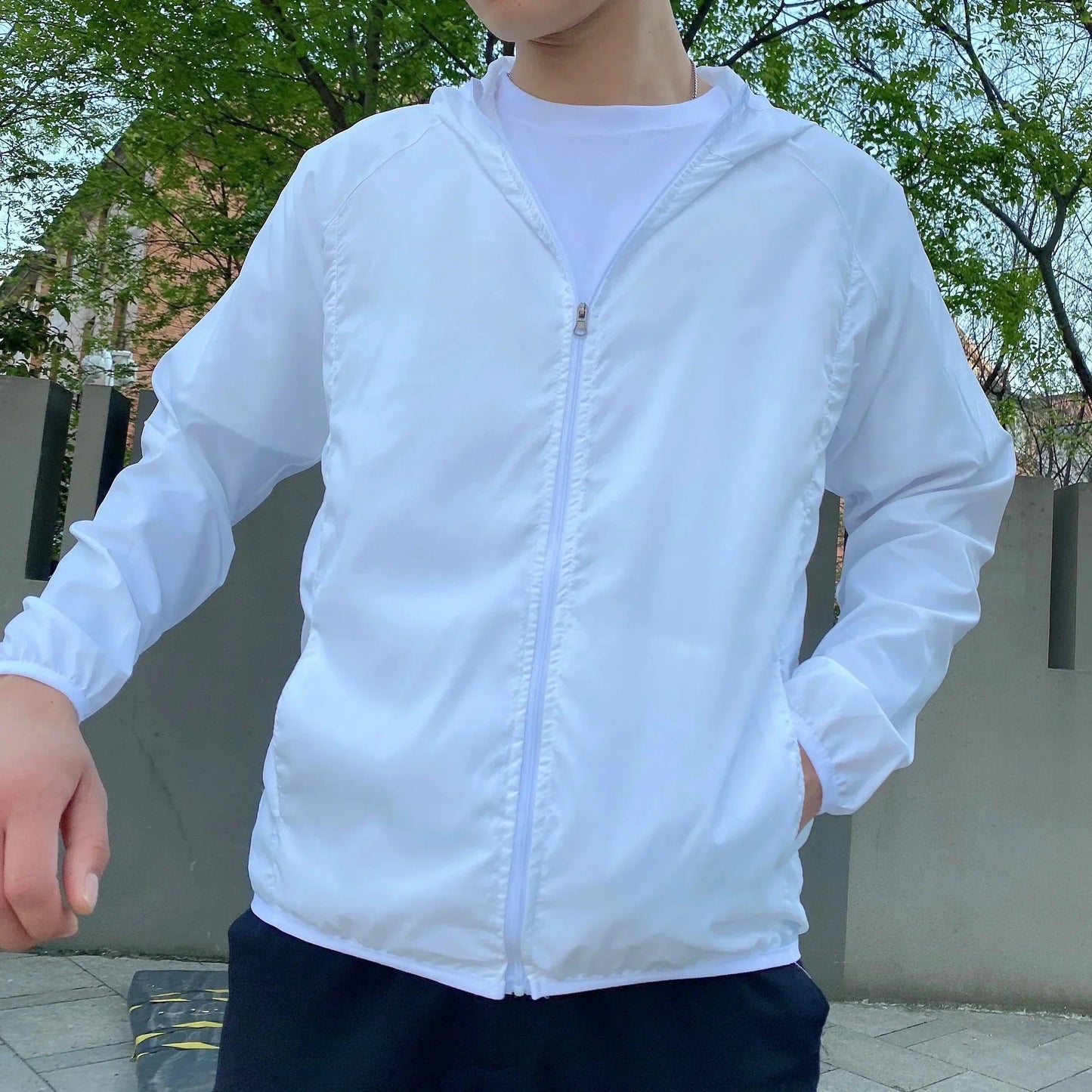 Floris | Lightweight windbreaker for outdoor use 10