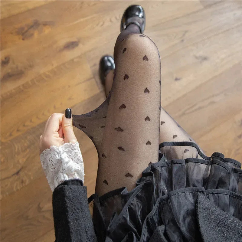 Leah | Fashionable tights with heart and dot pattern