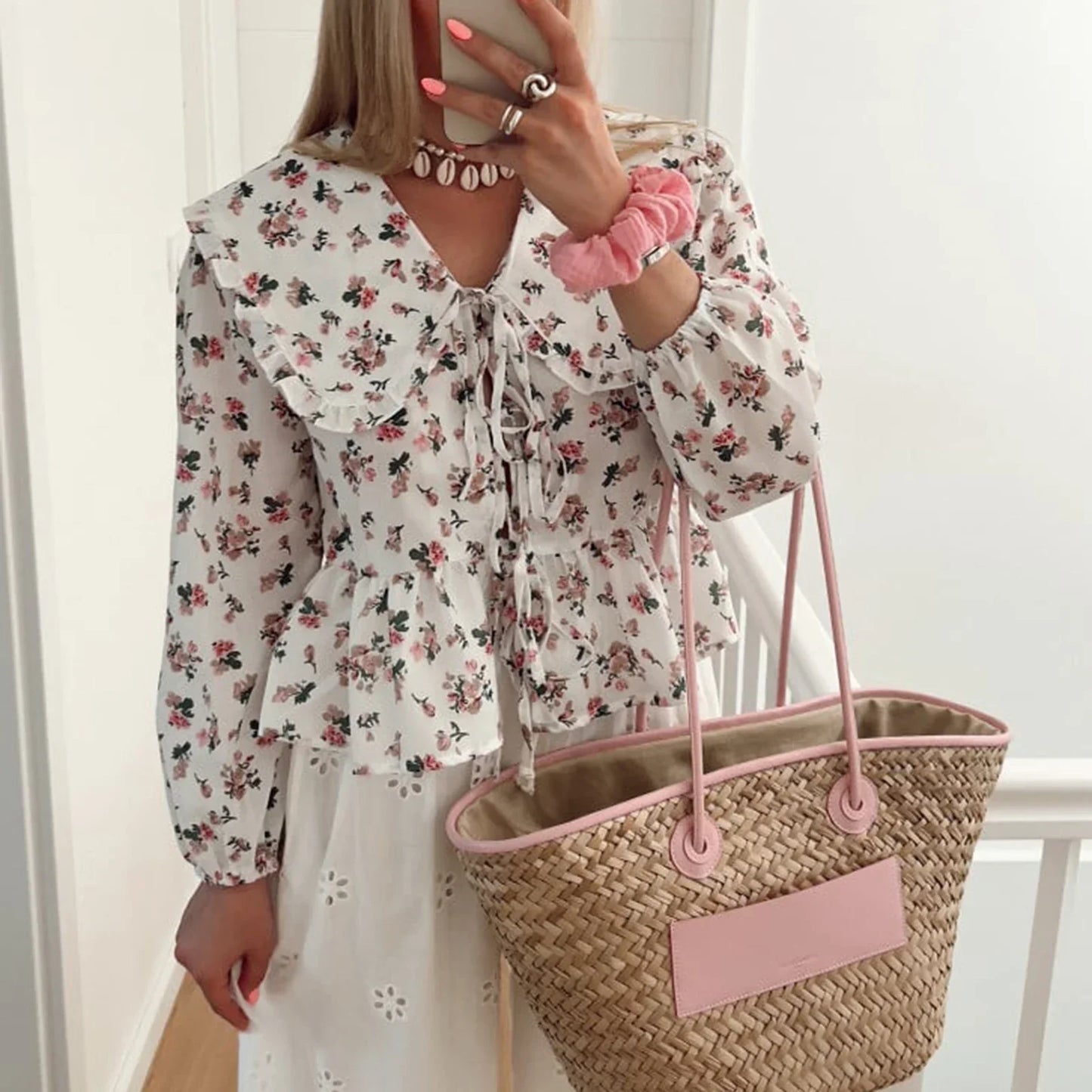 Feminine Floral Lace Trimmed Long Sleeve Top