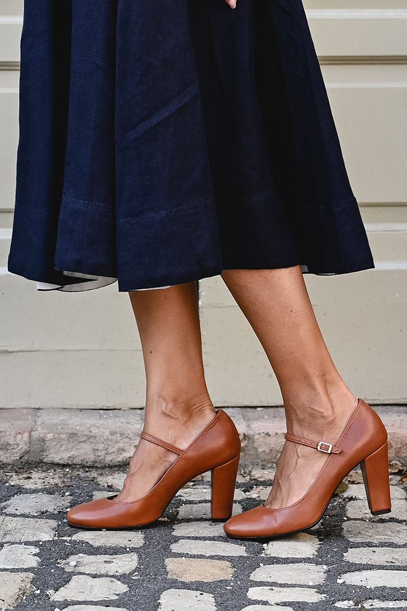 Comfortable Everyday Flat Sandals with Low Heel