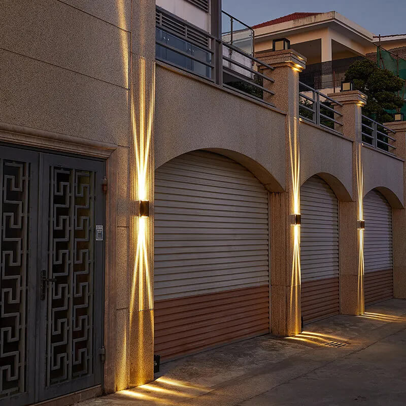 Weatherproof LED Exterior Wall Lamp – Silver Aluminium Light