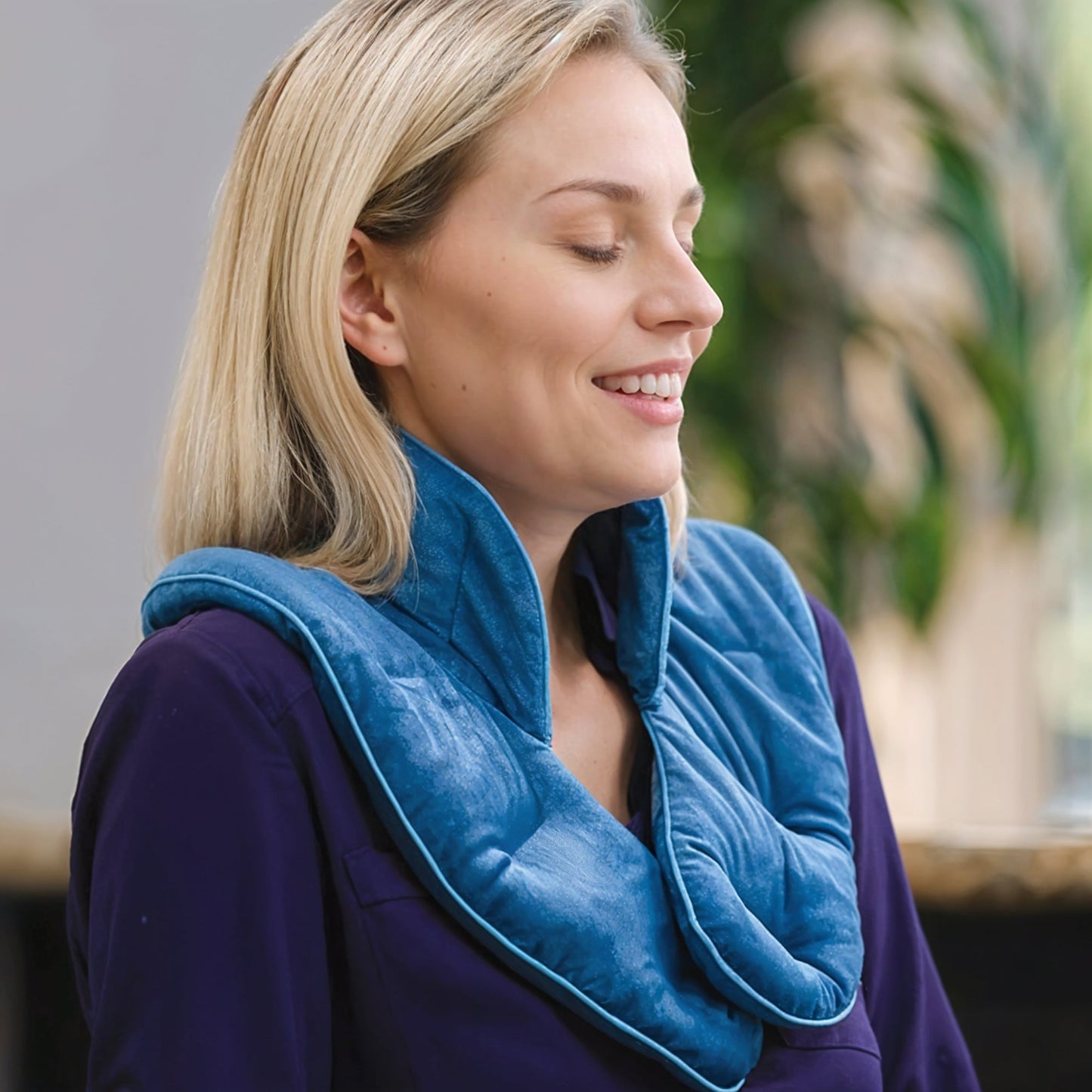 Therapeutic Heating Cooling Neck Shoulder Wrap - Luxivelle