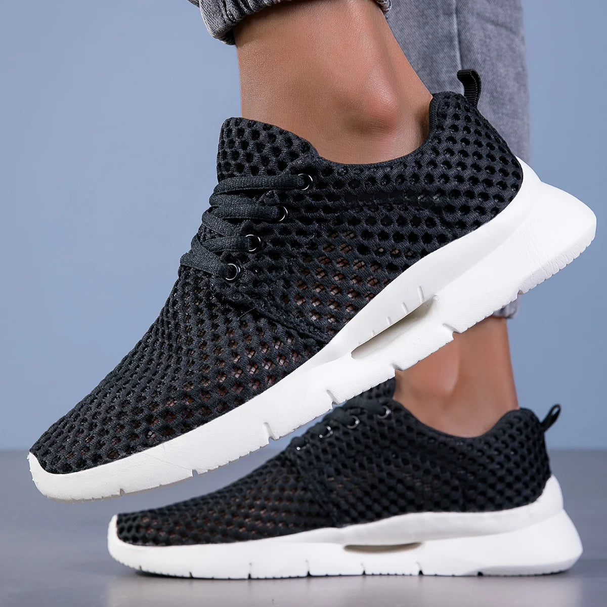 Breathable Lightweight Running Shoe