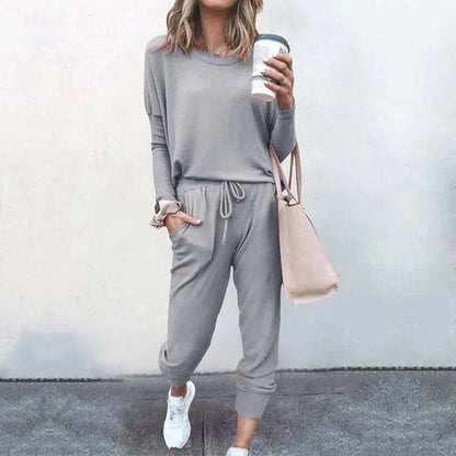 Relaxed Fit Women's Jogger Suit for Everyday Wear