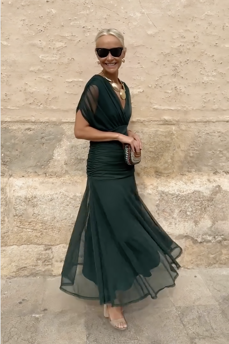 Beautiful V-neck Evening Party Gown Dress