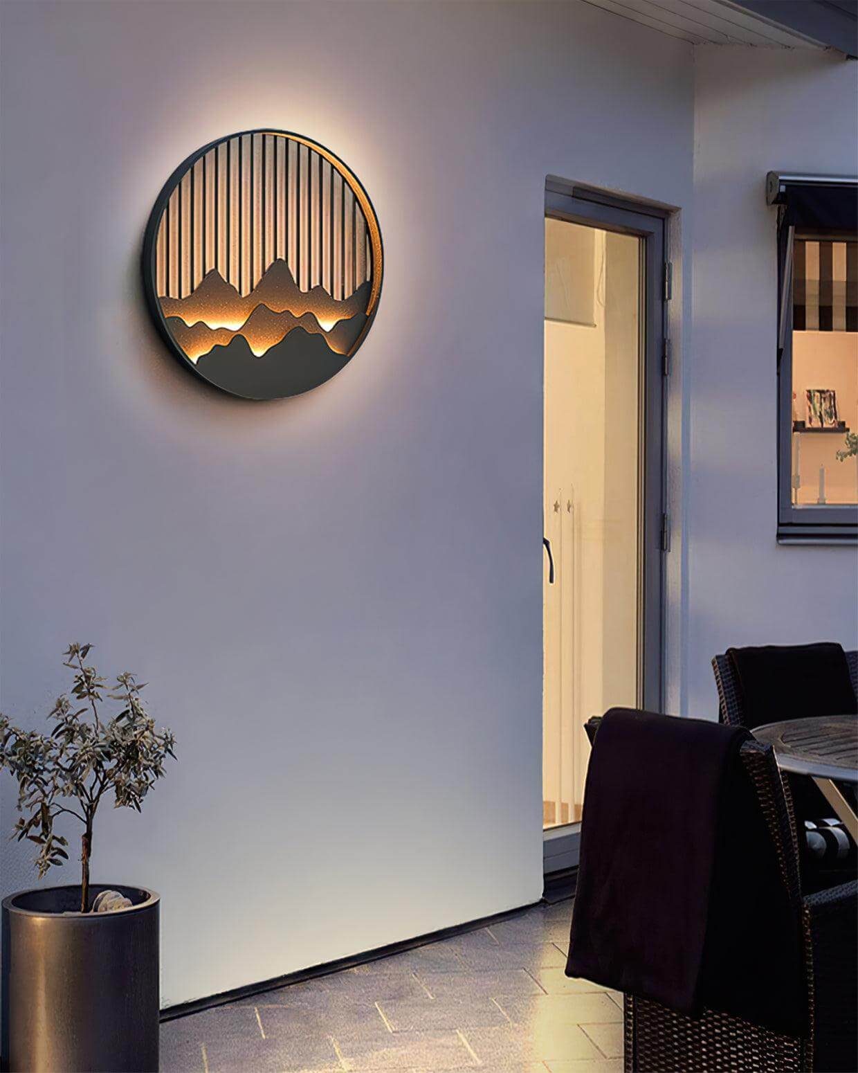Rustic Outdoor LED Wall Lamp with Nature Design