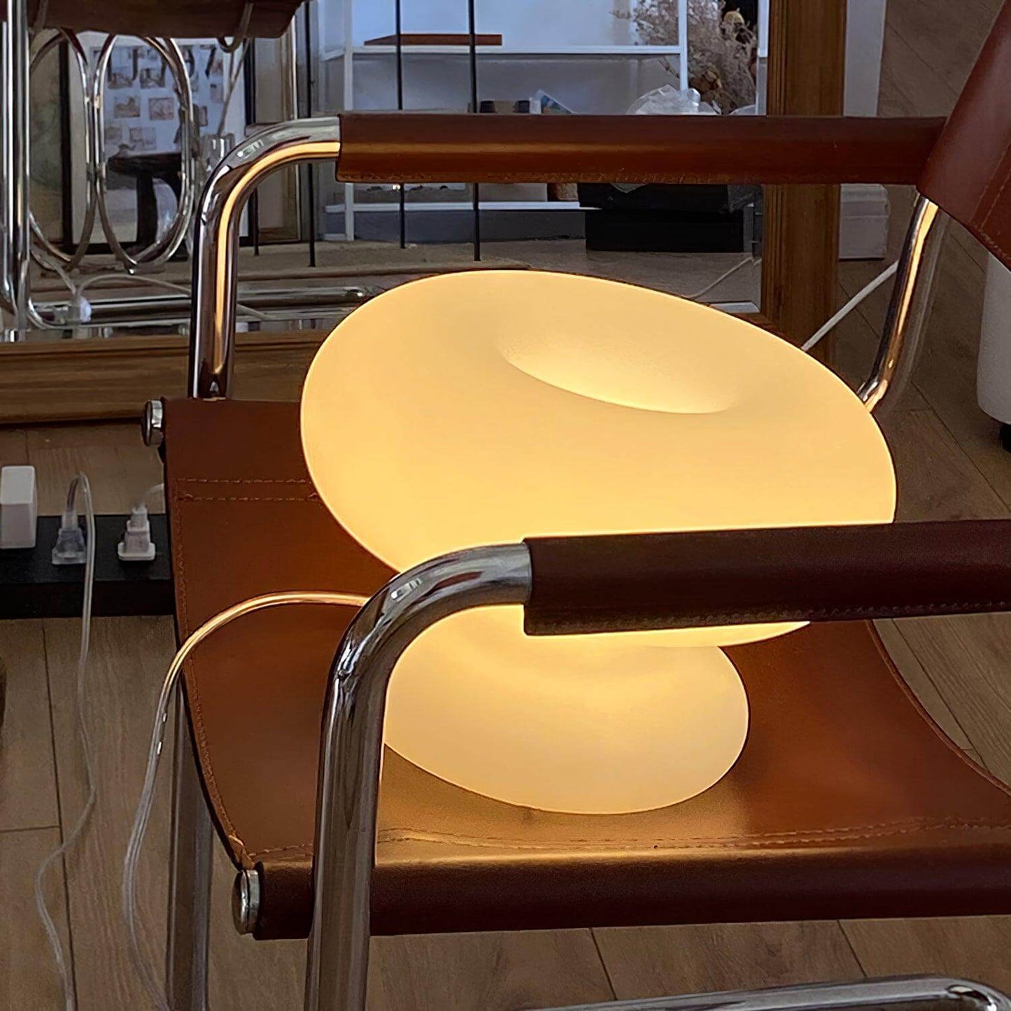 Stylish Metal Base Round Desk Lamp