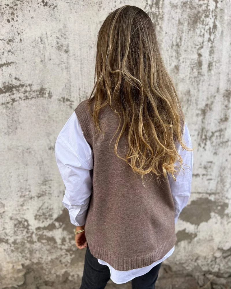 Evie | Elegant knitted vest