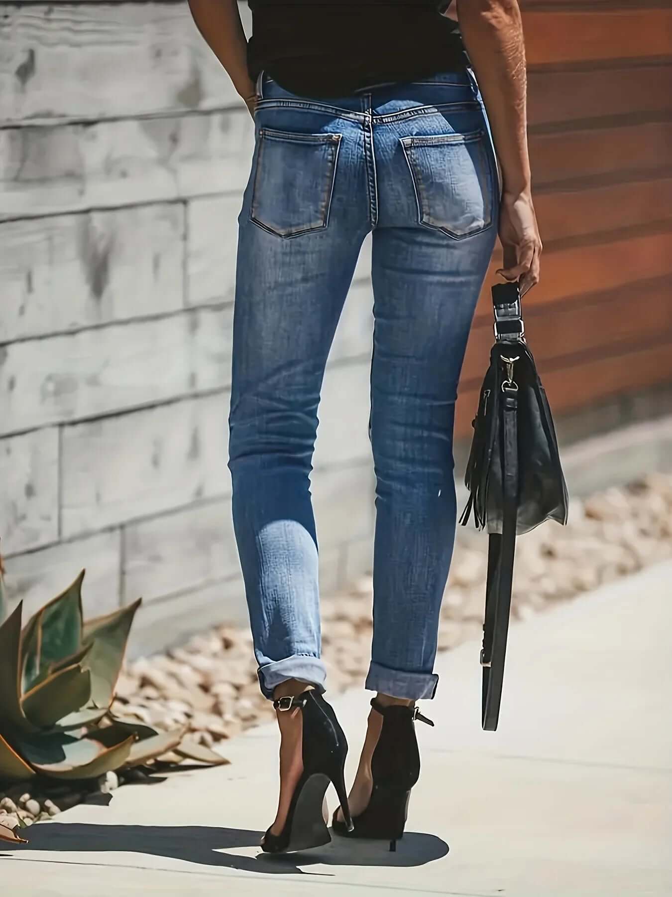 Comfortable Fit Women's Skinny Jeans