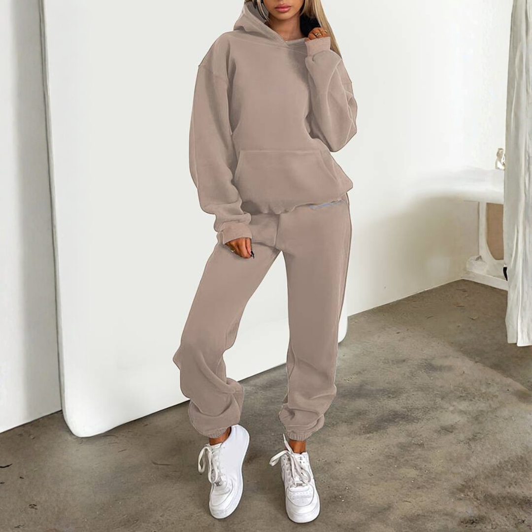 Warm Women's Jogger Suit with Cozy Top and Pants