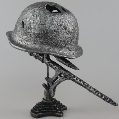 Classic Metal Helmet Desk Lamp