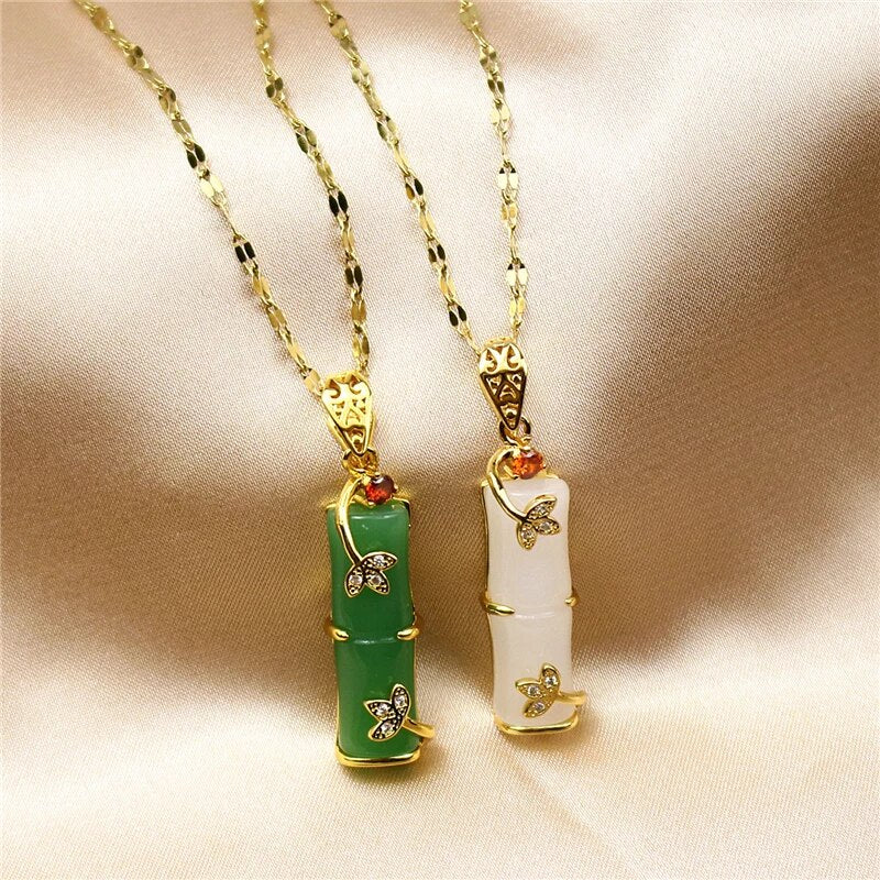 Green Stone Pendant Necklace