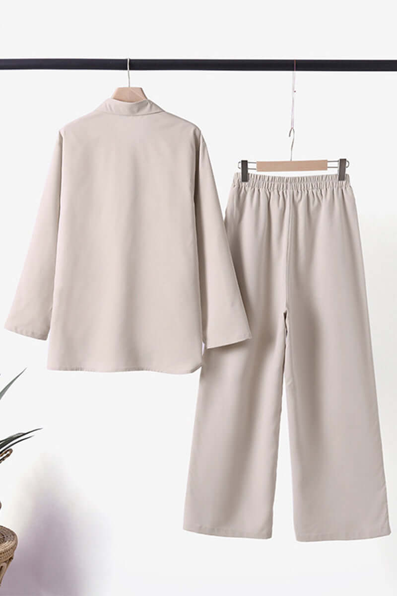 Ladies Classic 2-Piece Fold Down Collar Suit