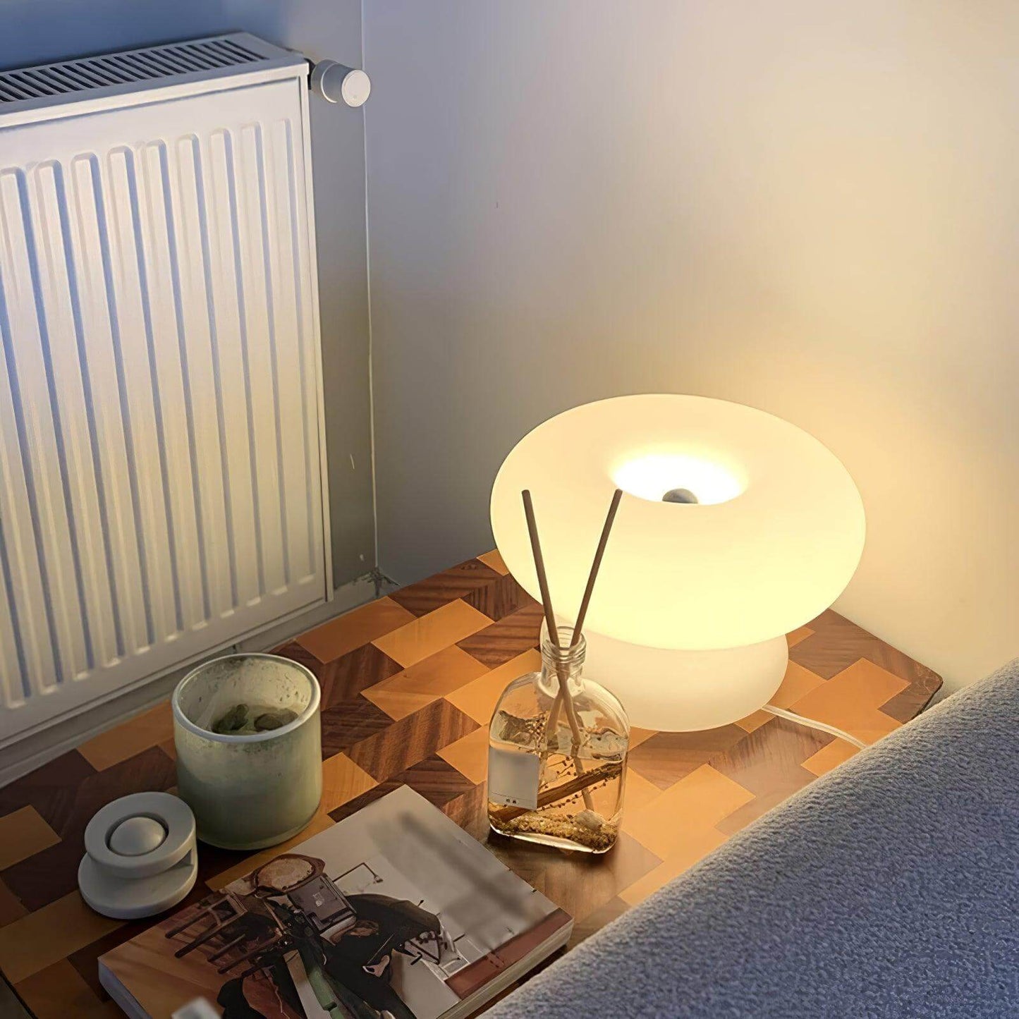 Stylish Metal Base Round Desk Lamp