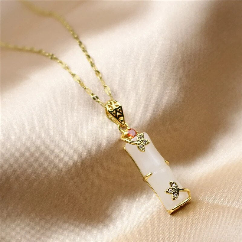 Green Stone Pendant Necklace