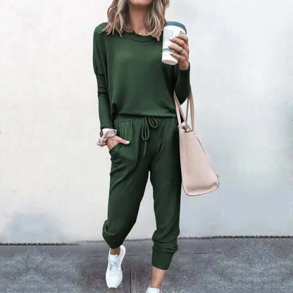 Relaxed Fit Women's Jogger Suit for Everyday Wear