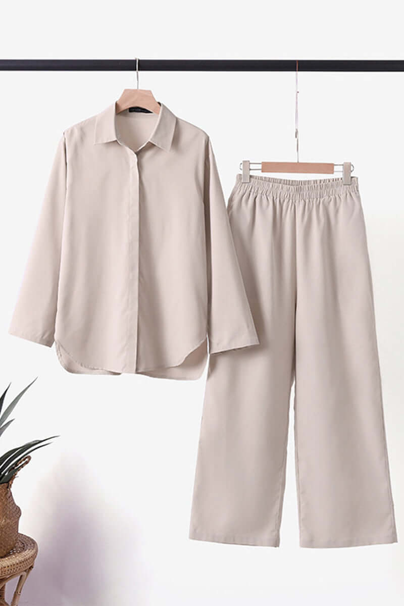 Ladies Classic 2-Piece Fold Down Collar Suit