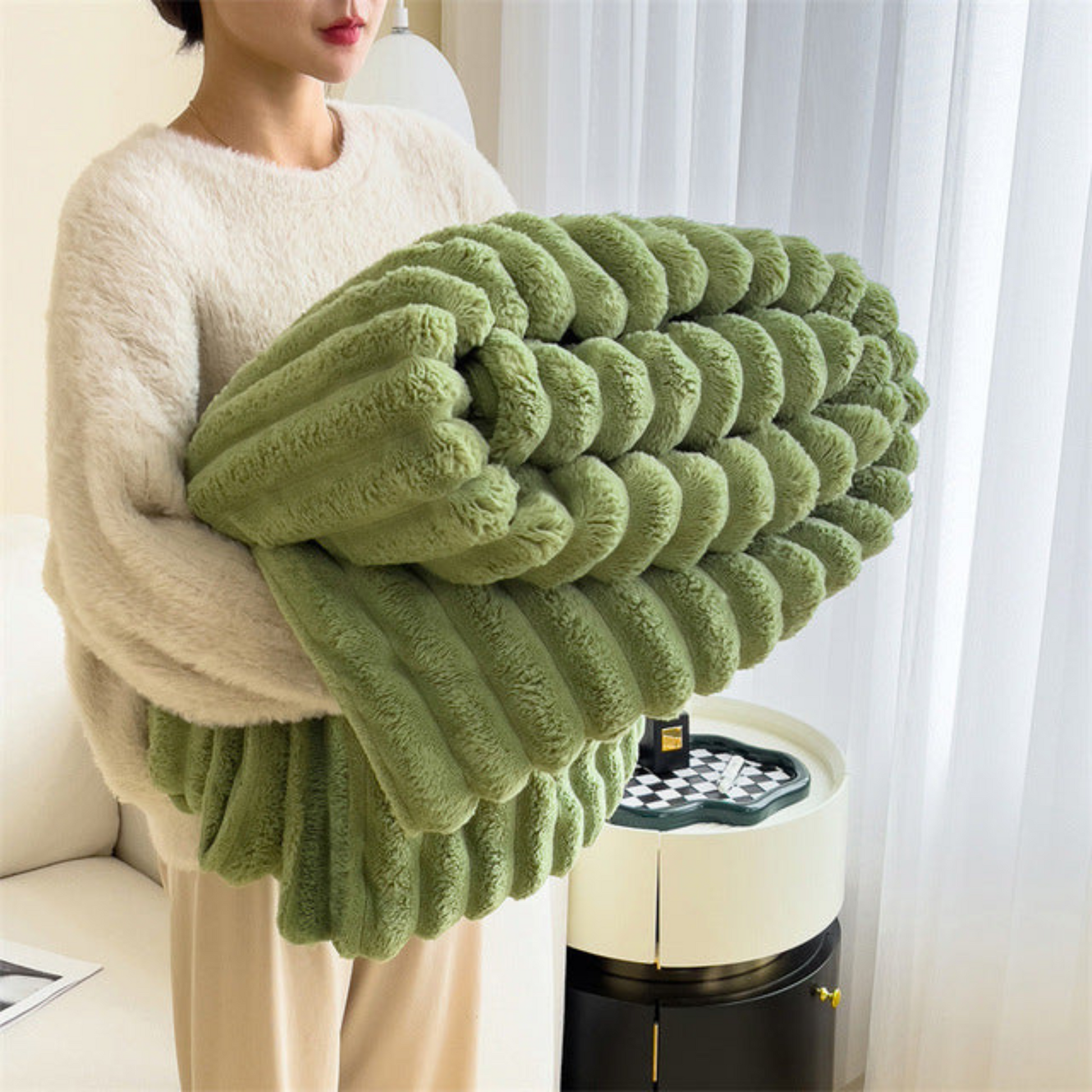 Luxury Fluffy Blanket | Soft, Cozy and Stylish Throw - Trendy Melbourne