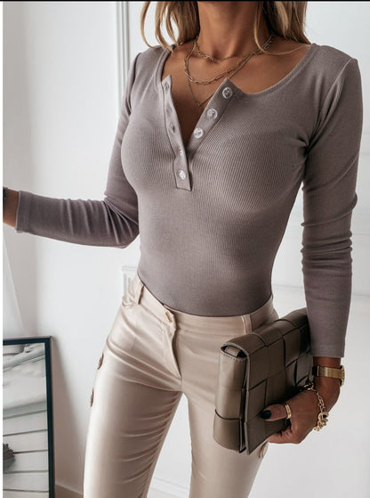 Fitted Ladies Crew Neck Knit Sweater