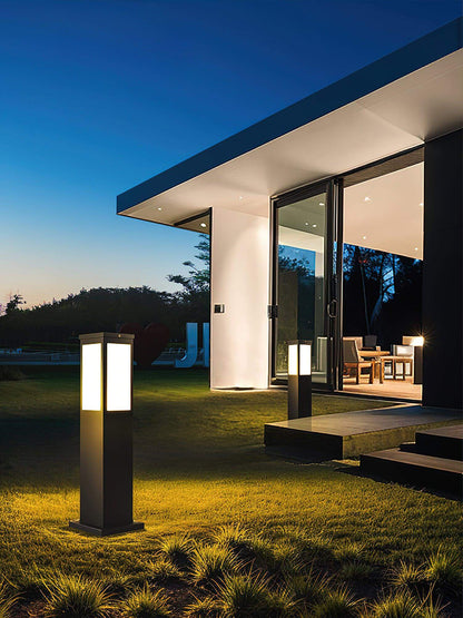 Durable Garden Post Light - Weatherproof Outdoor Lamp