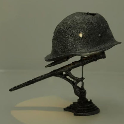 Classic Metal Helmet Desk Lamp