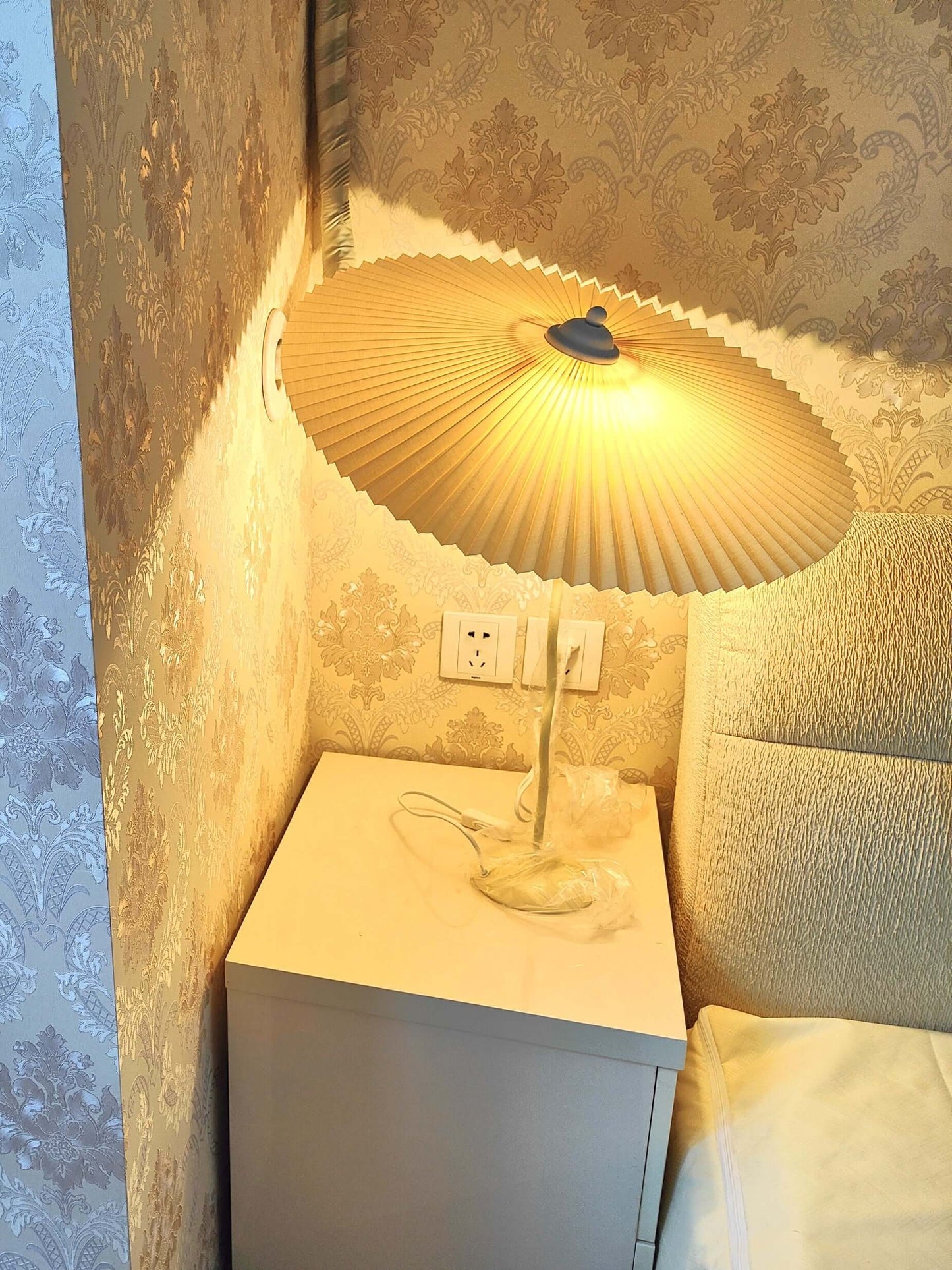 Stylish Curve Desk Lamp