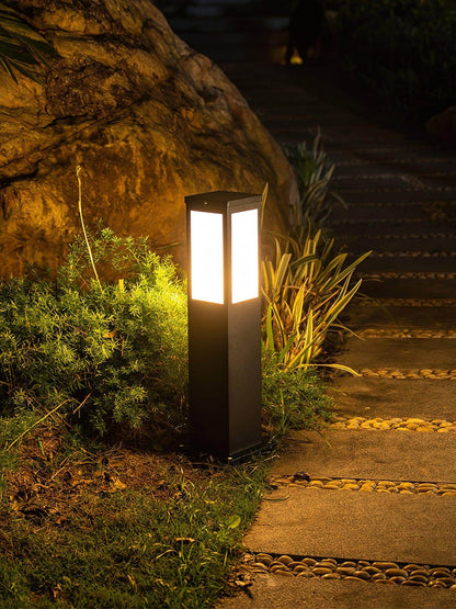 Durable Garden Post Light - Weatherproof Outdoor Lamp