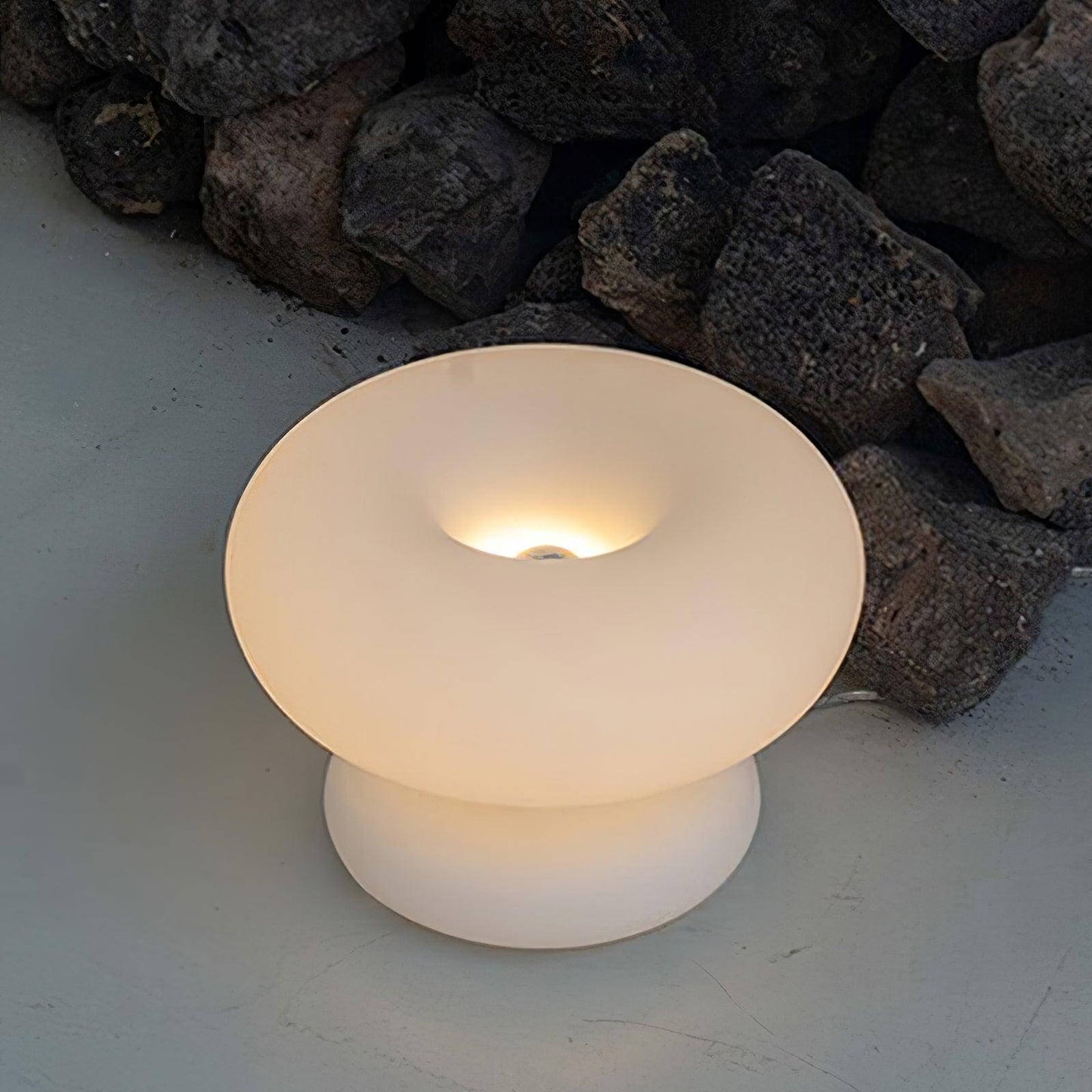 Stylish Metal Base Round Desk Lamp