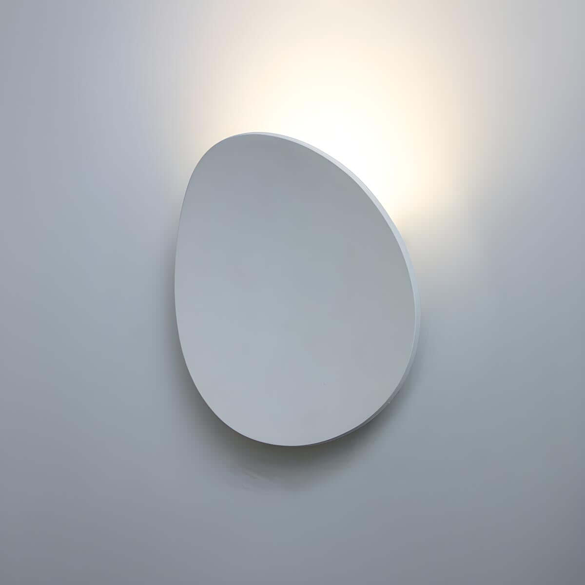 Slim 7W LED Wall Lamp with Integrated Lighting