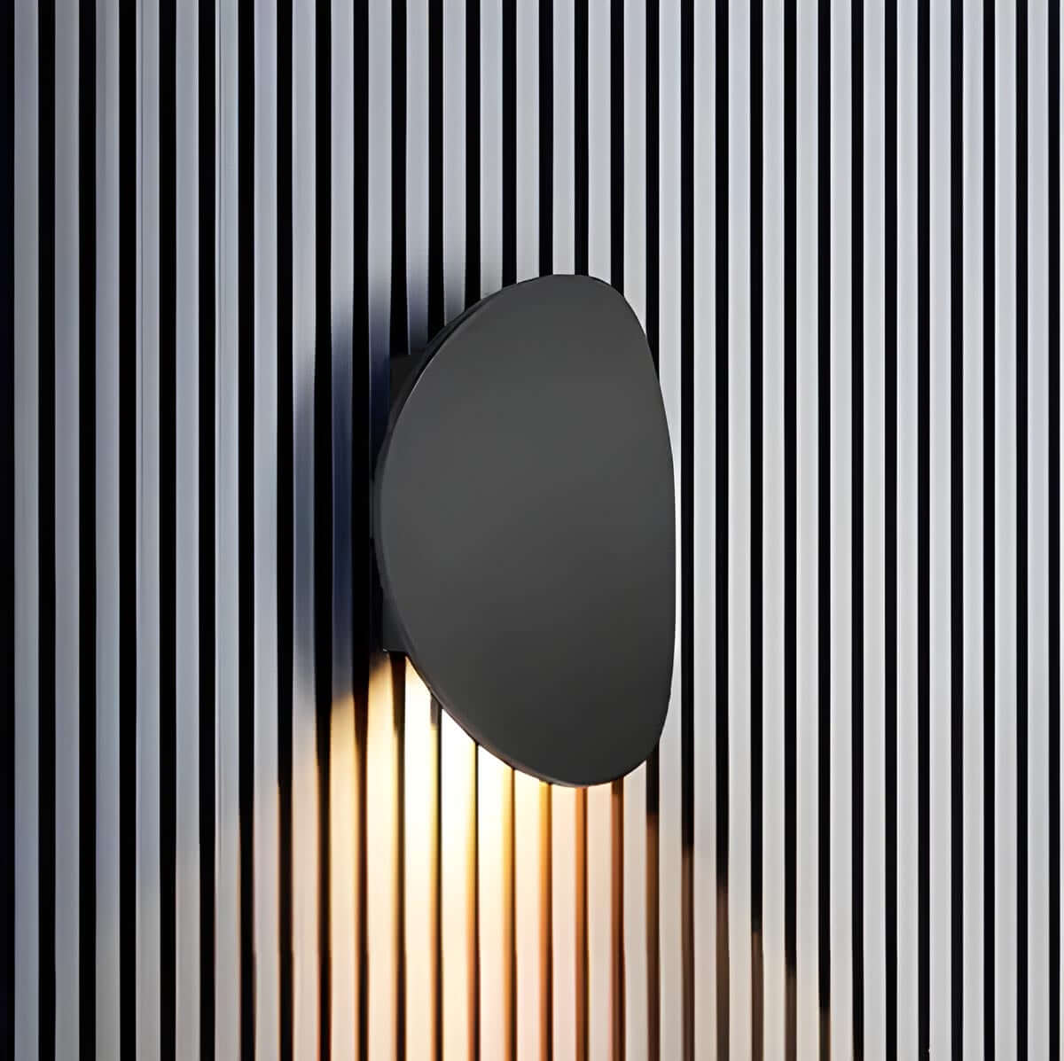 Slim 7W LED Wall Lamp with Integrated Lighting - Luxivelle