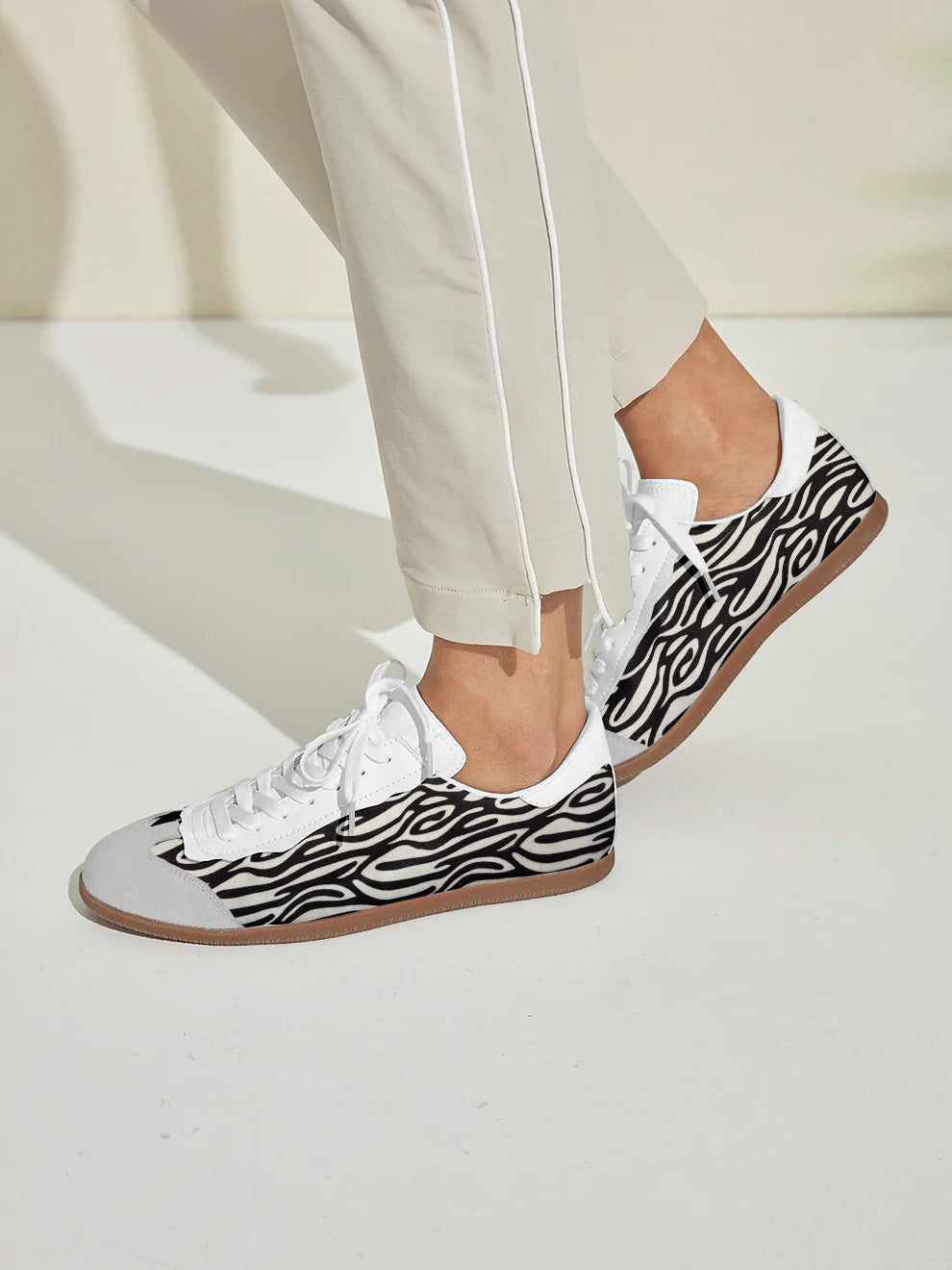 Vintage Style Leather Running Shoes for Women