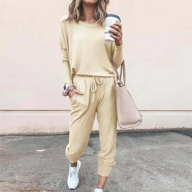 Relaxed Fit Women's Jogger Suit for Everyday Wear