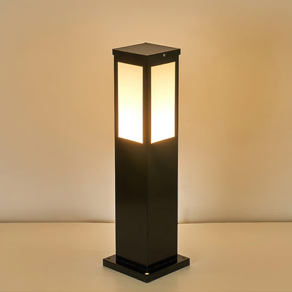 Durable Garden Post Light - Weatherproof Outdoor Lamp