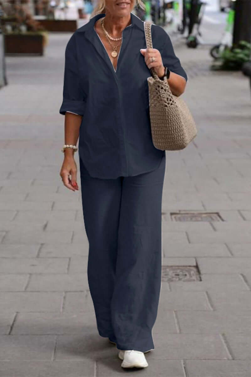 Ladies Classic 2-Piece Fold Down Collar Suit