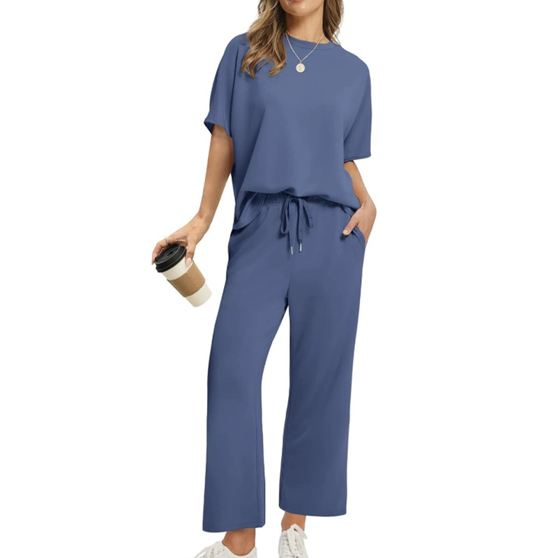 Relaxed Fit Women's Top and Pant Set
