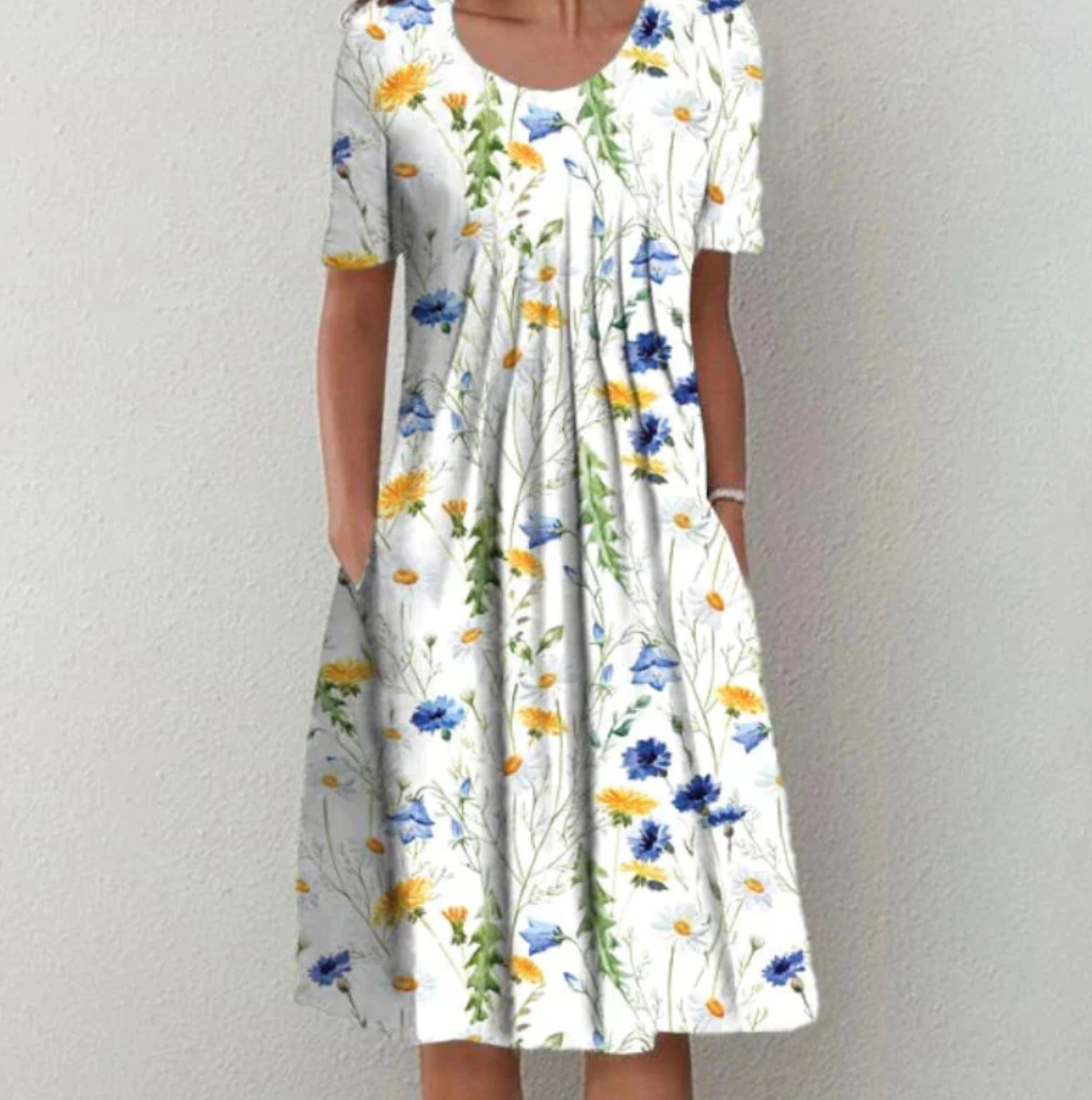 Diva | Summer dress with striking print and loose fit 3