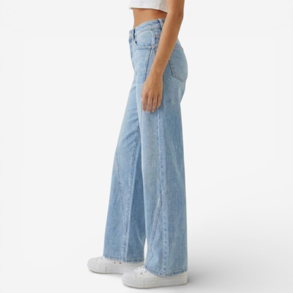 Ladies Comfortable Mid Rise Denim Jeans