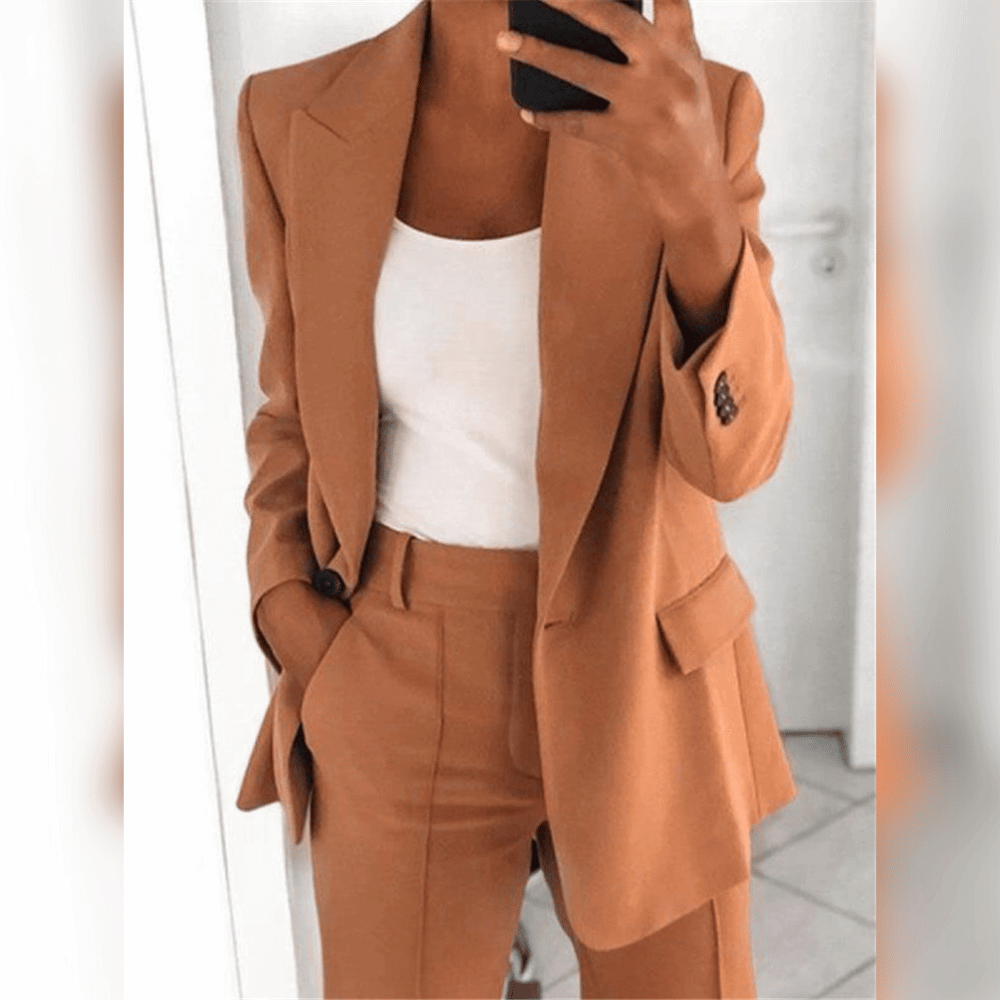 Elegant Ladies Suit with Blazer Top
