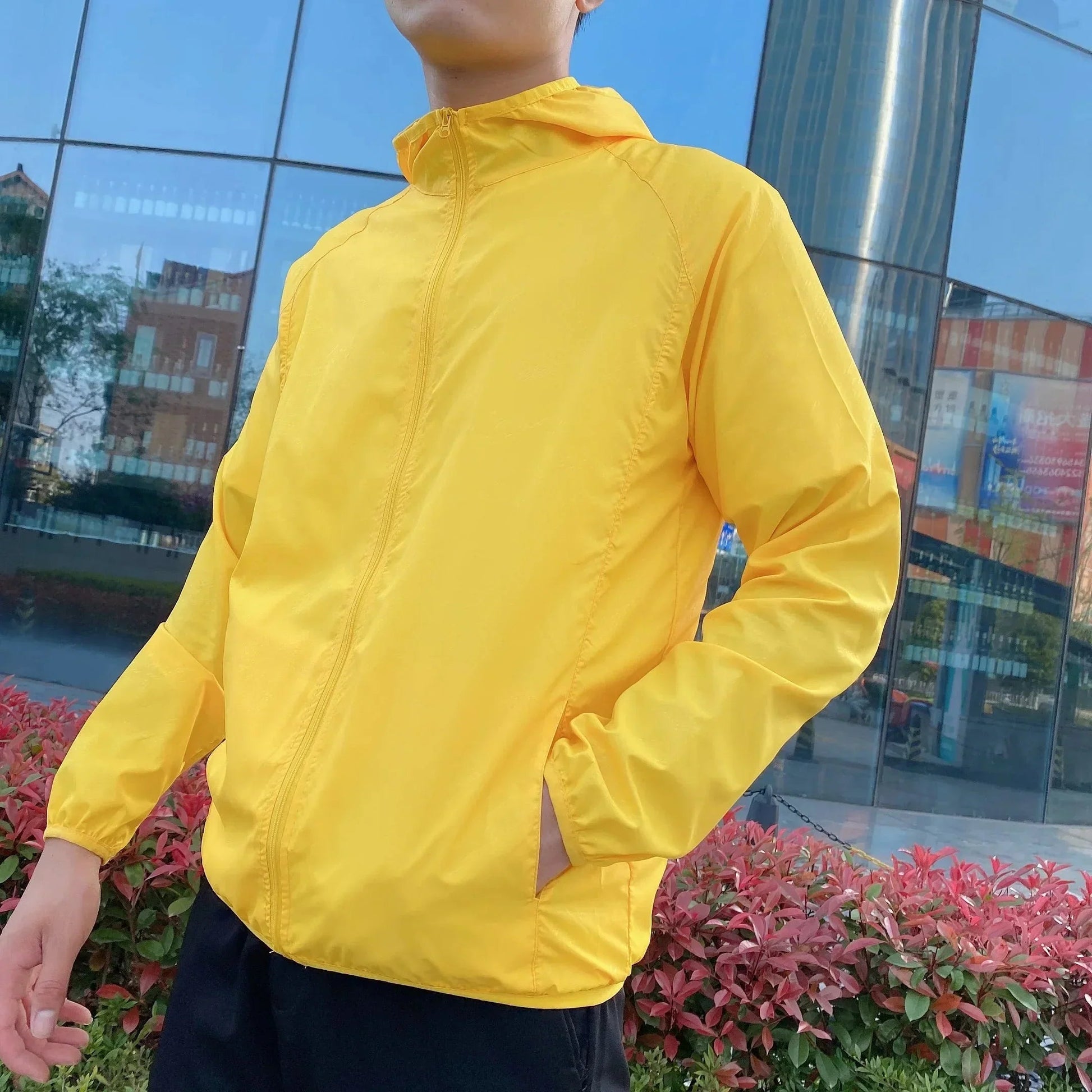 Floris | Lightweight windbreaker for outdoor use 2