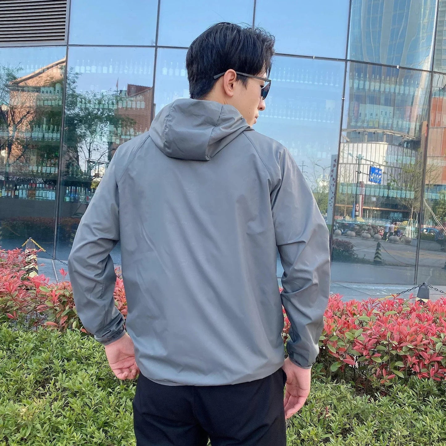 Floris | Lightweight windbreaker for outdoor use 5