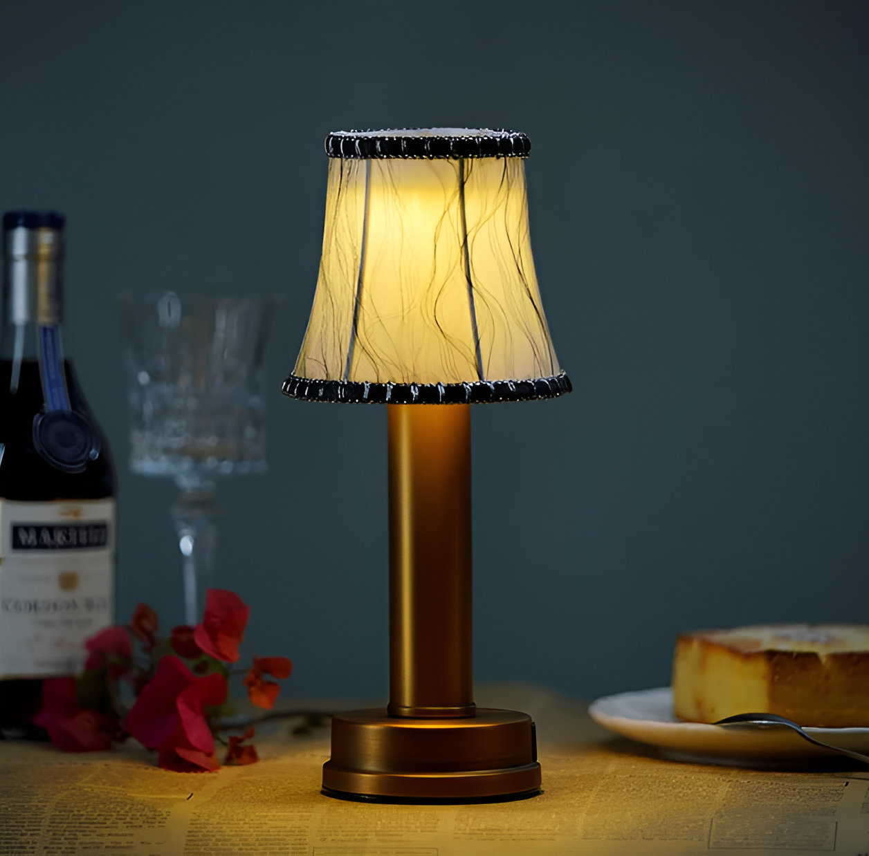 Classic Style Dimmable Metal Desk Lamp