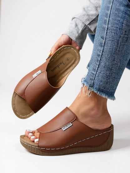 Comfortable Flat Sandal Slides