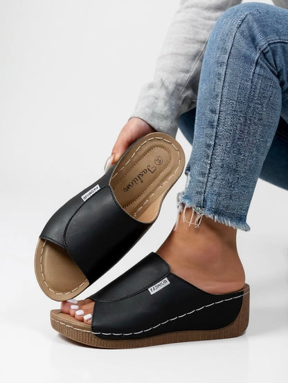 Comfortable Flat Sandal Slides