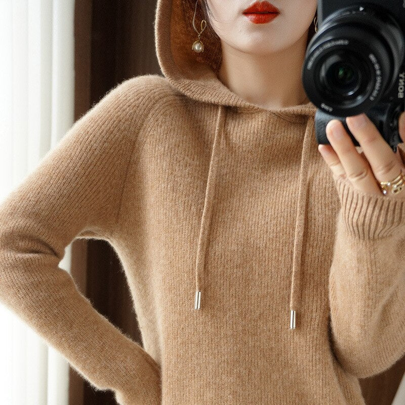 Jennifer | Timeless long sleeved hoodie