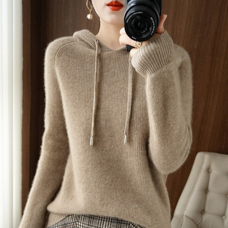 Jennifer | Timeless long sleeved hoodie