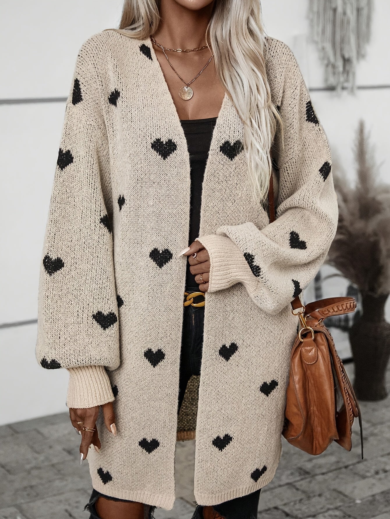 Johanna | Playful cardigan with heart pattern