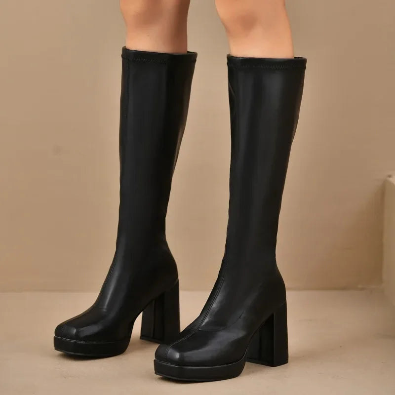 Kathrin | Striking over the knee boots