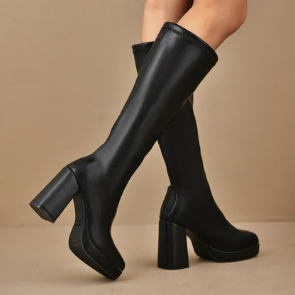 Kathrin | Striking over the knee boots