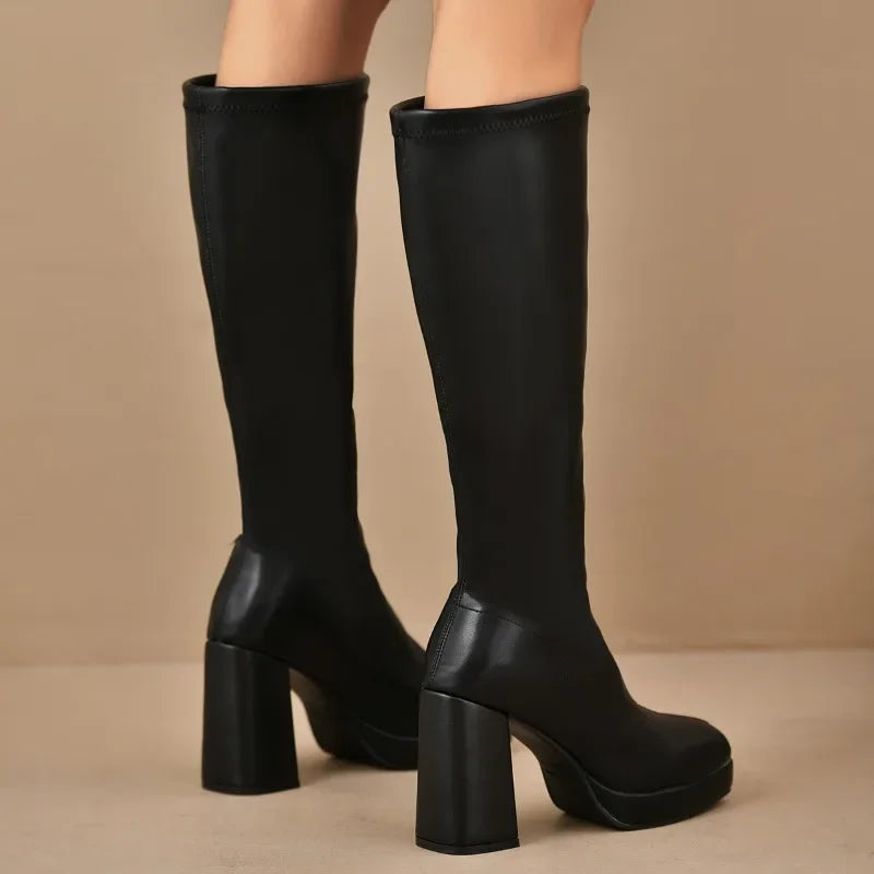Kathrin | Striking over the knee boots